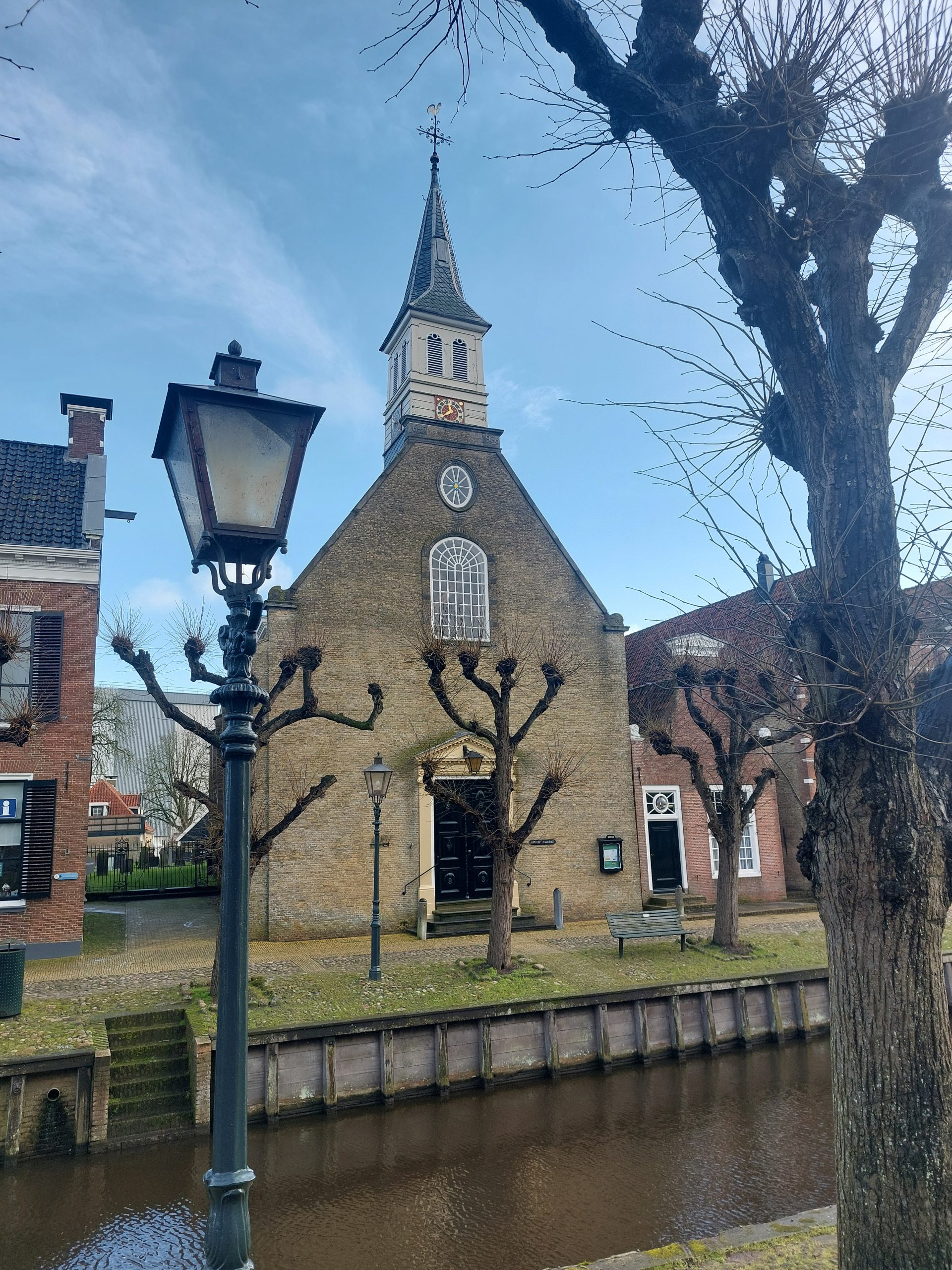 Documentaire kijken, klokluiden en stadsrondleiding